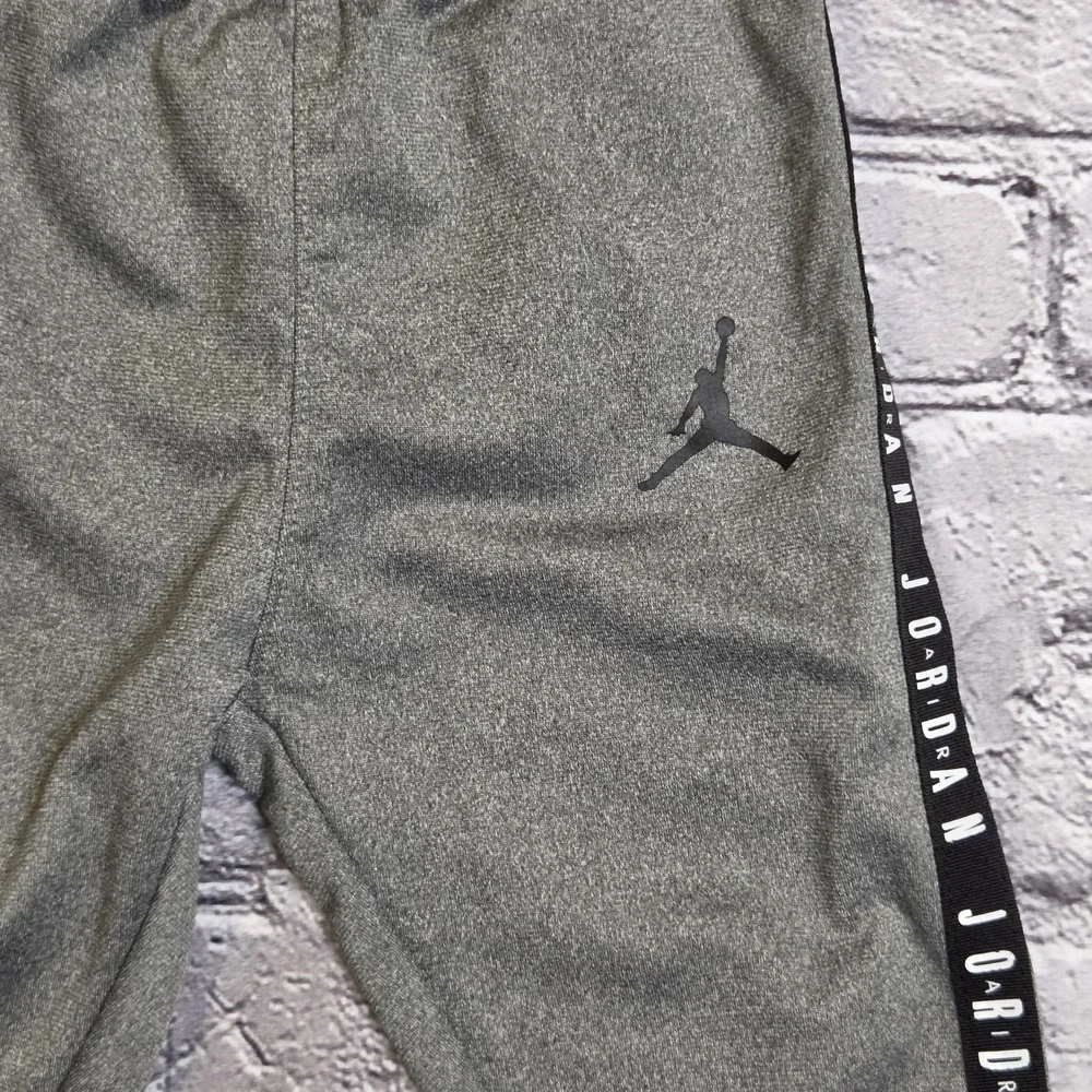 Jordan Boys 2-Piece Track Suit Set Full Zip Jacket Pants Gray/Black 18M